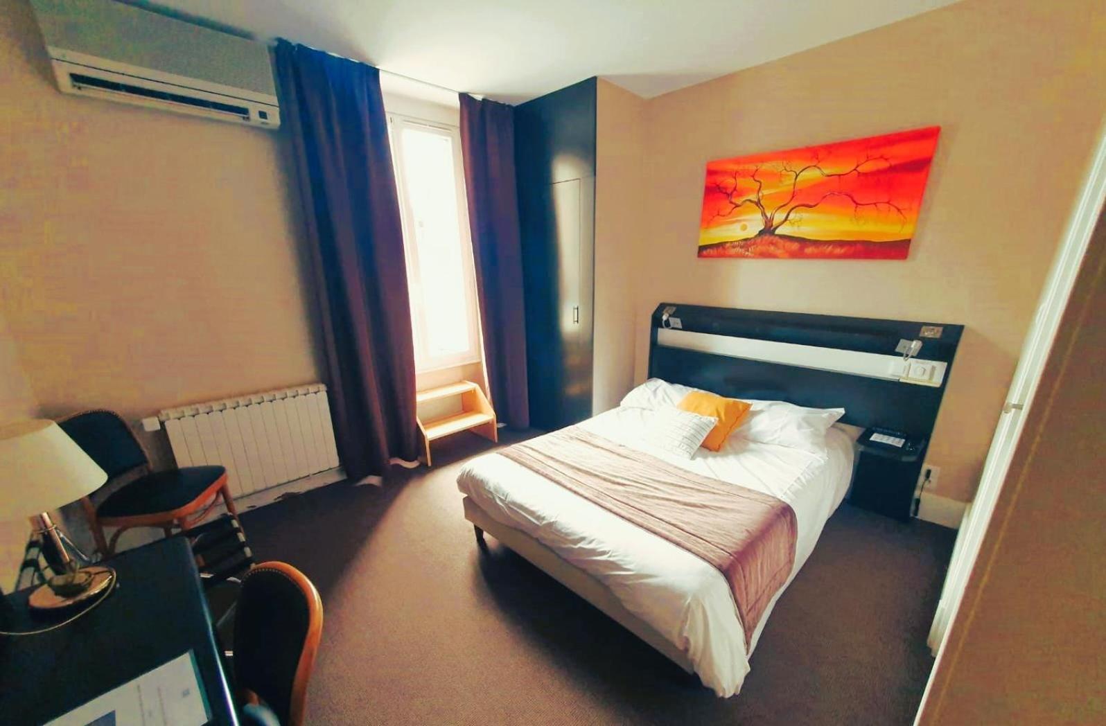 Logis Hotel Des Bourbons Montluçon Eksteriør billede
