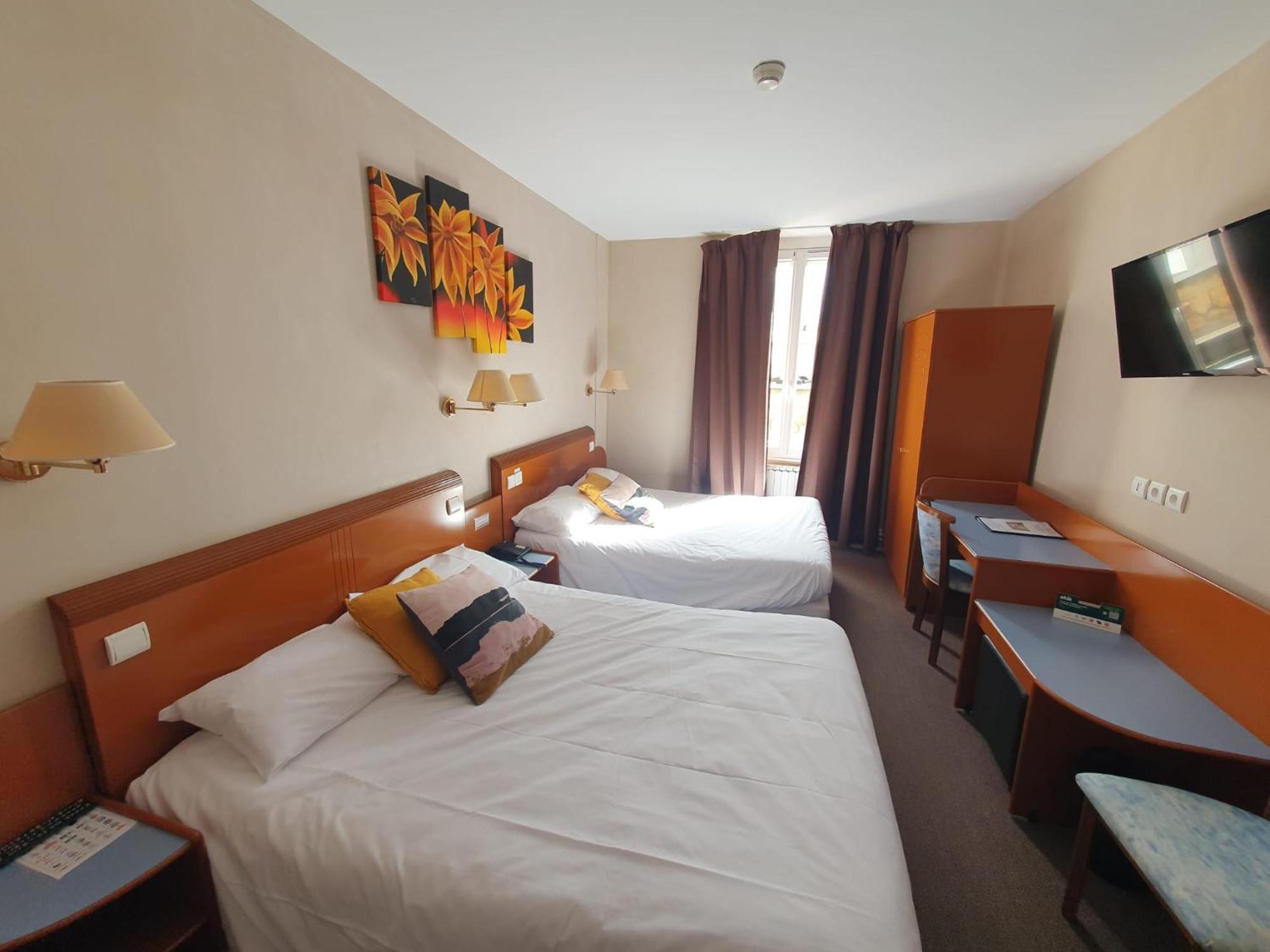Logis Hotel Des Bourbons Montluçon Eksteriør billede